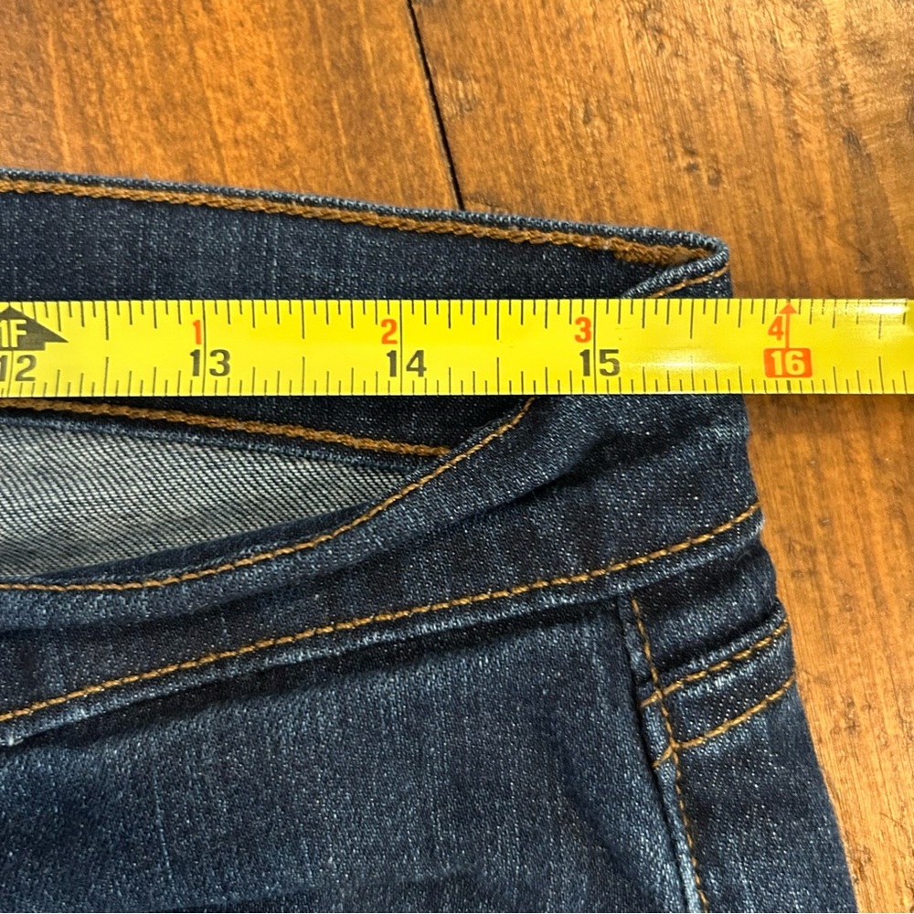 J Brand | GIGI Cropped Flare Jeans - Picture 8 of 10